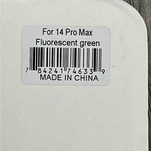 Light green iPhone 14 Pro Max silicone phone case, NWOT - Picture 2 of 4